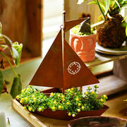 ⏰ NOW! 🌱  𝑹𝒖𝒔𝒕𝒊𝒄 𝑺𝒂𝒊𝒍𝒃𝒐𝒂𝒕 𝑴𝒆𝒕𝒂𝒍 𝑷𝒍𝒂𝒏𝒕𝒆𝒓 - Handcrafted, weather-resistant & perfect for succulents, herbs or flowers – charming garden or shelf decor 🏡